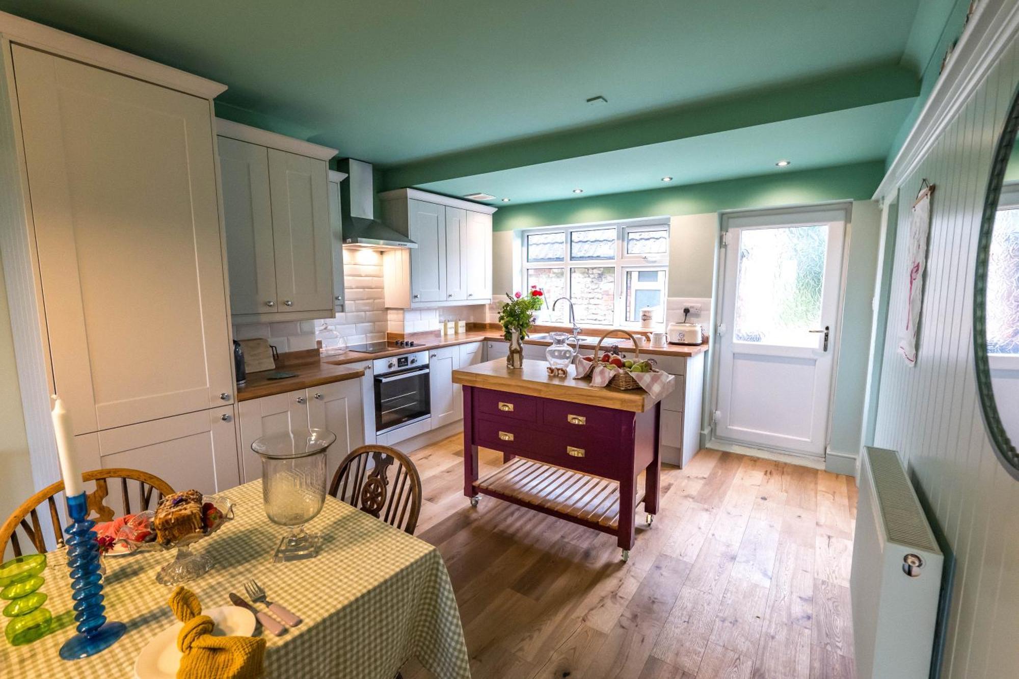 Large Country Cottage, Sleeps 8 - Spa Facilities, Garden Bar, Catering Services, Free Parking, Nature Reserve, Hen Parties 斯肯索普 外观 照片
