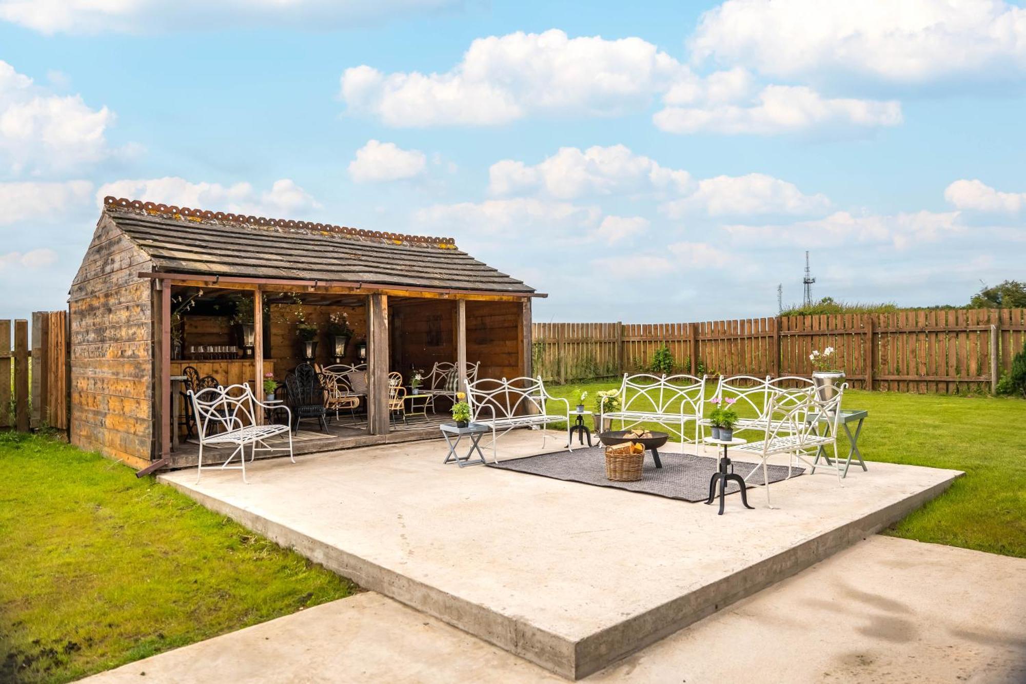 Large Country Cottage, Sleeps 8 - Spa Facilities, Garden Bar, Catering Services, Free Parking, Nature Reserve, Hen Parties 斯肯索普 外观 照片